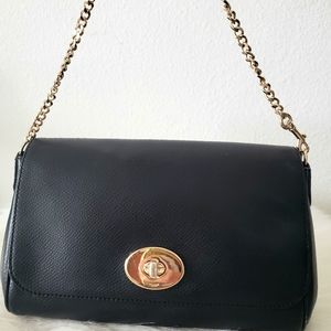 Coach classic black leather shoulder bag Purse